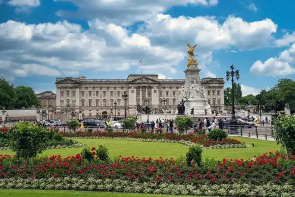 Anti-Monarchy Protesters Stage 'No Kings' Demonstration at Buckingham Palace