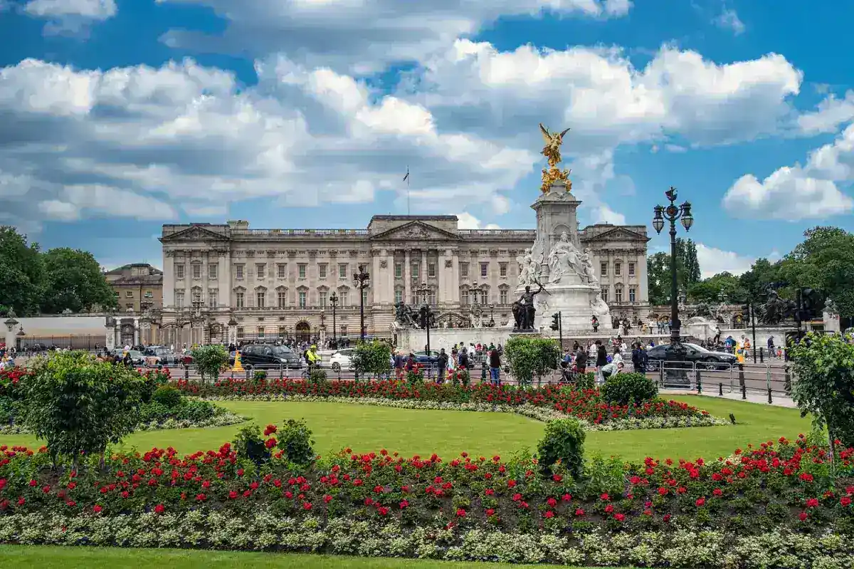 Anti-Monarchy Protesters Stage 'No Kings' Demonstration at Buckingham Palace