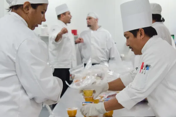 Arizona Food Banks Face Unprecedented Surge Following SNAP Benefit Cuts