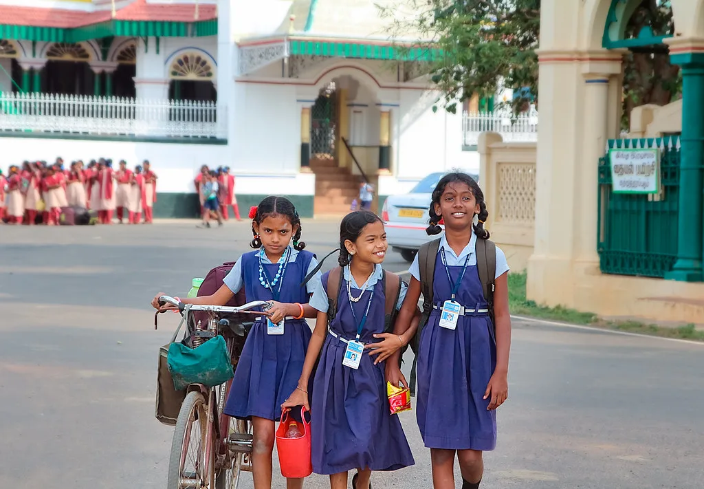 CBSE Mandates Three-Language Formula for Class 9 Students Starting 2026