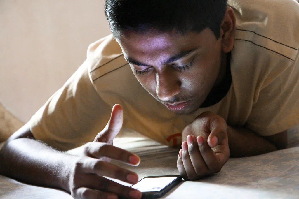 Canada Evaluates Australian Social Media Bans as Youth Mental Health Concerns Mount