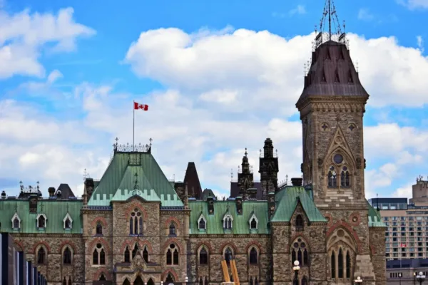 Canadian Parliamentarians Rally for Falun Dafa Day Amidst Concerns Over Foreign Interference