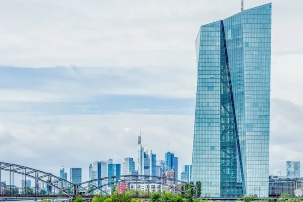 Central Banks Face Stalling Inflation Amid Renewed Energy Price Volatility