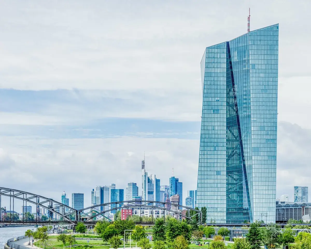 Central Banks Face Stalling Inflation Amid Renewed Energy Price Volatility