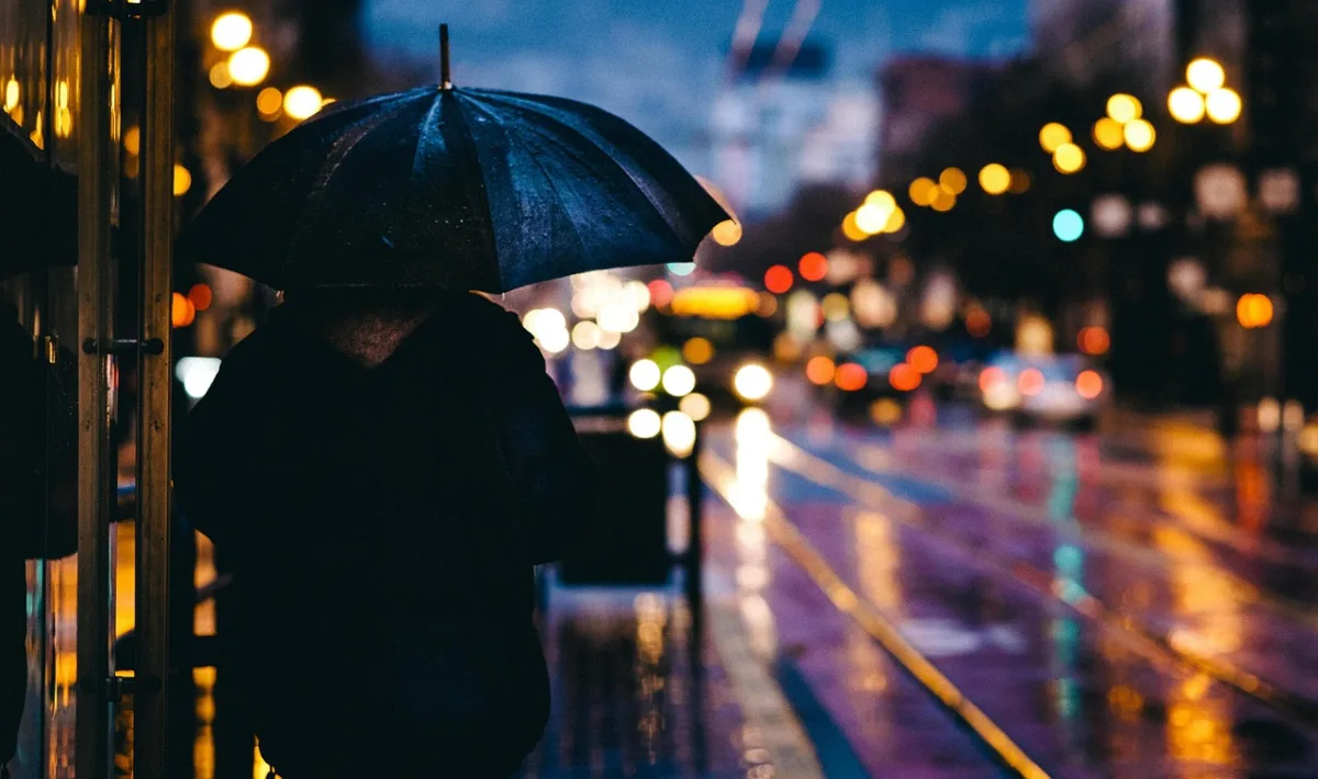 Delhi Sees Sharp Temperature Drop Following Overnight Thunderstorms