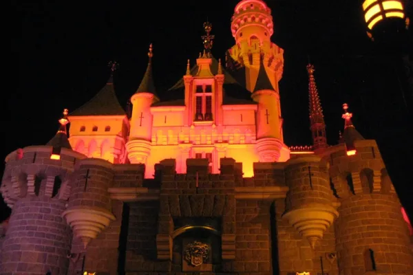 Florida Governor Escalates Dispute with Disney Through Potential Theme Park Expansion
