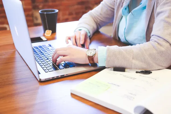 ILO Calls for Lifelong Learning Strategy to Mitigate AI-Driven Workforce Disruption