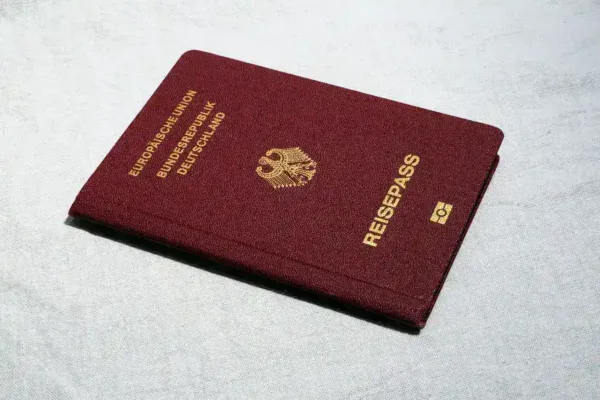 India Overhauls OCI Regulations: New Framework Mandates Single Passport Compliance for Minors