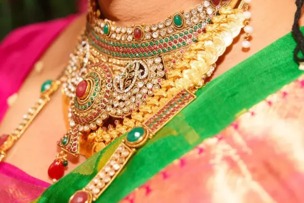 Internet Sensation Dhinchak Pooja Marries Singer Yavaan in Surprise Ceremony