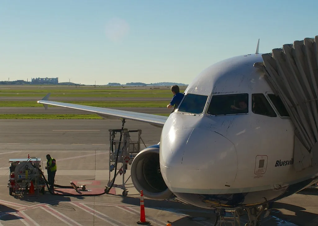 JetBlue Pivots Strategy Following Spirit Airlines' Market Retreat