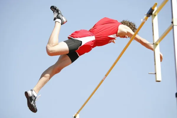 Meena Shatters National Pole Vault Record to Secure Commonwealth Games Berth