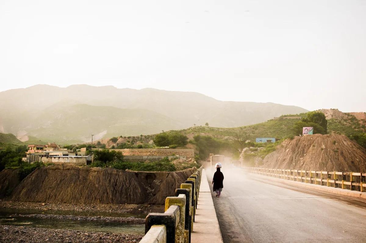 Mortar Attack in Northwest Pakistan Leaves Six Dead and Thirteen Injured