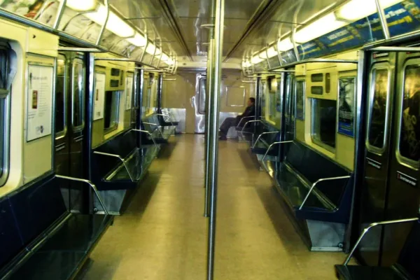 Police Investigation Underway After Stabbing on Queens Subway Train