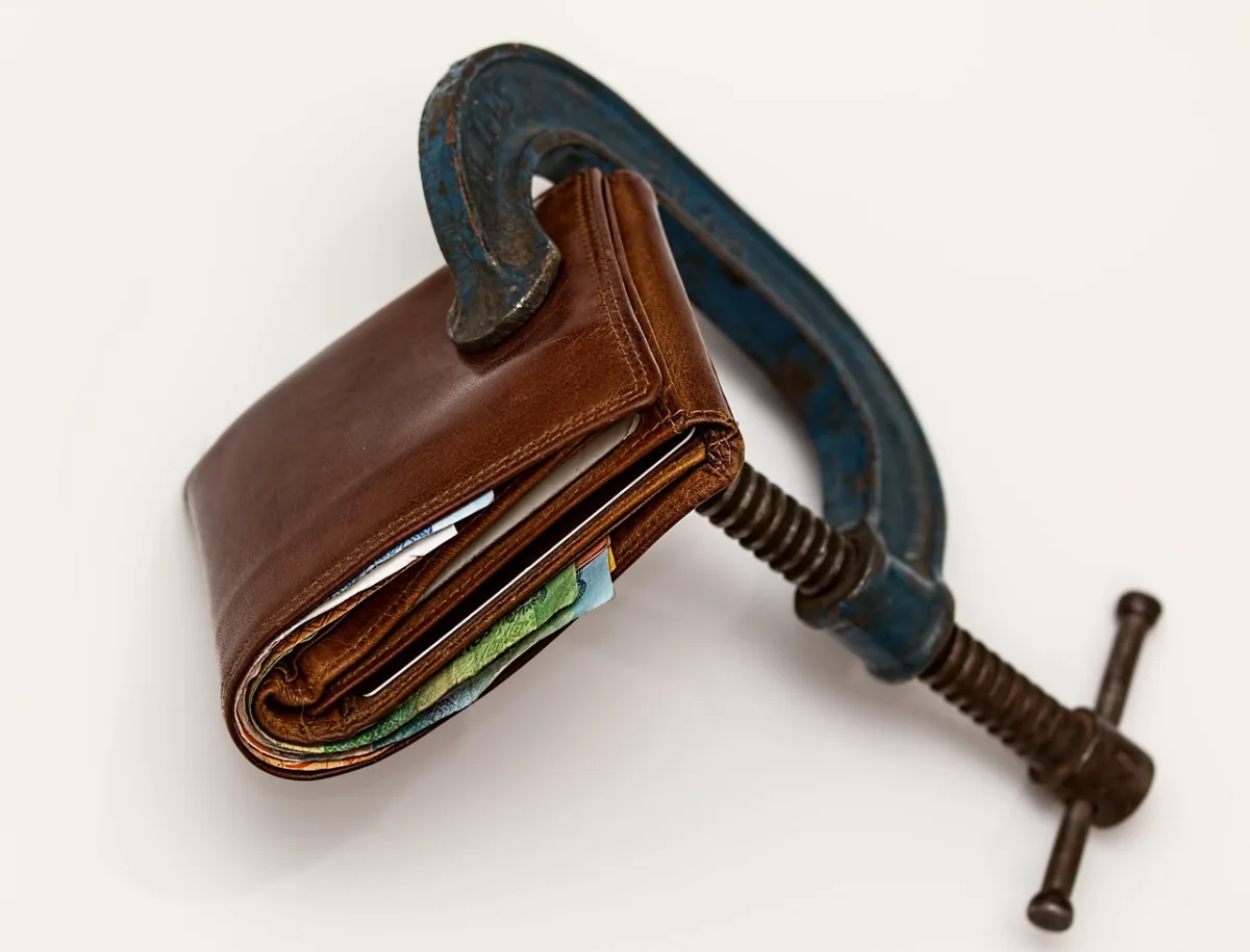Political Storm Brews: Debt Ceiling Crisis Looms as GOP Grapples for 2024 Direction