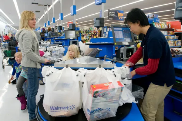 Québec Solidaire Targets Affordability with Public Grocery and Wealth Tax Proposals