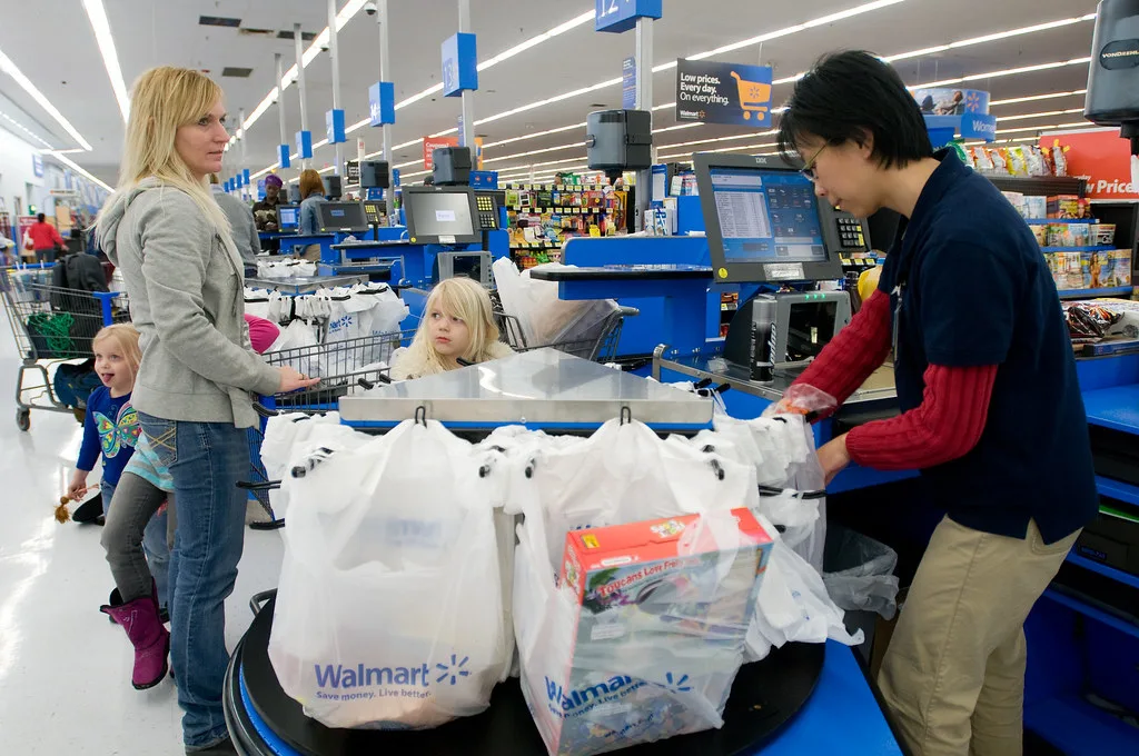 Québec Solidaire Targets Affordability with Public Grocery and Wealth Tax Proposals