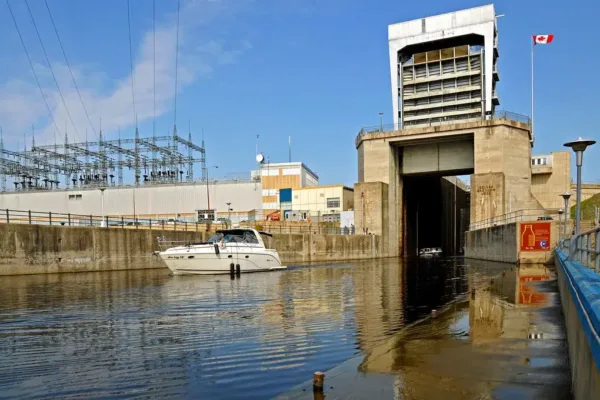Quebec's Low Hydroelectric Rates Linked to Federal Equalization Payments, Study Finds