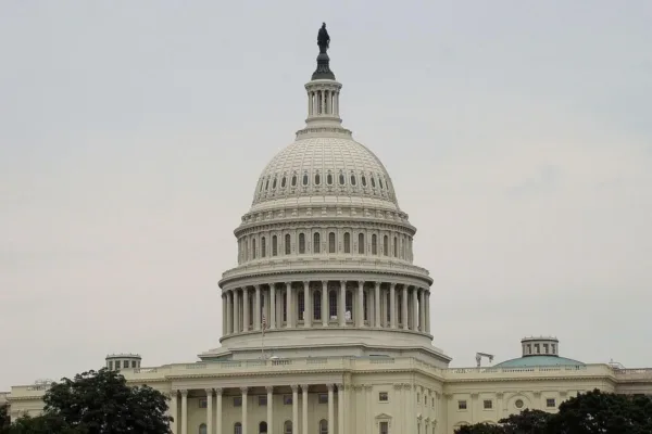 Senate Votes to Limit Presidential War Powers on Iran, Signaling Bipartisan Shift