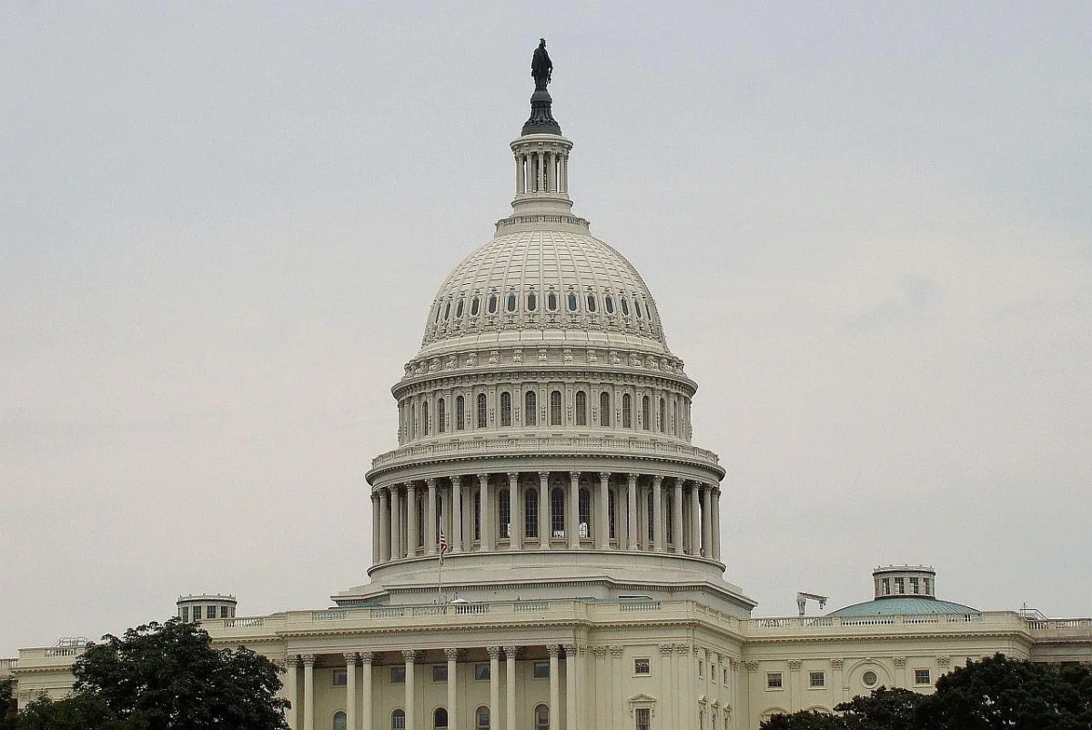 Senate Votes to Limit Presidential War Powers on Iran, Signaling Bipartisan Shift