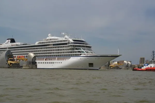 Spain Authorizes Port Entry for Hantavirus-Stricken Cruise Ship in Canary Islands