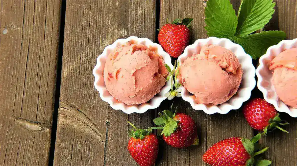 Straus Family Creamery Issues Multi-State Recall Over Metal Contamination Concerns