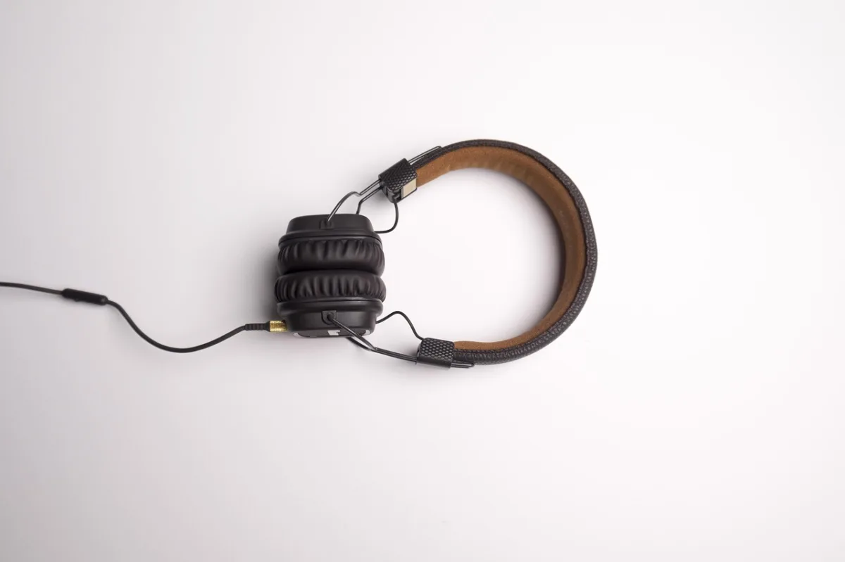 The Enduring Echo of Her's: A Digital Monument to Indie Music's Lost Potential