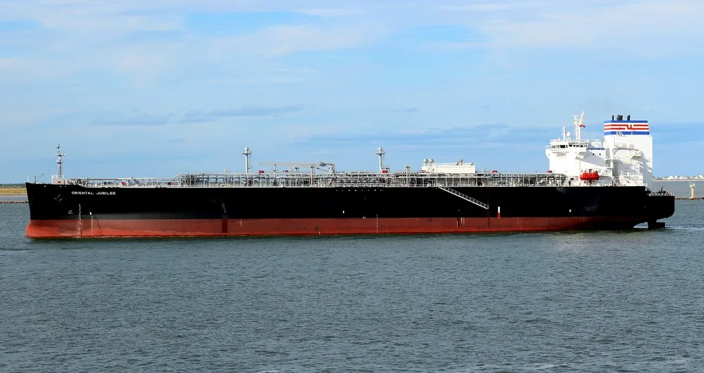 The Great ‘Gas-by’: 45,000-tonne LPG tanker ‘Sarv Shakti’ crosses Hormuz
