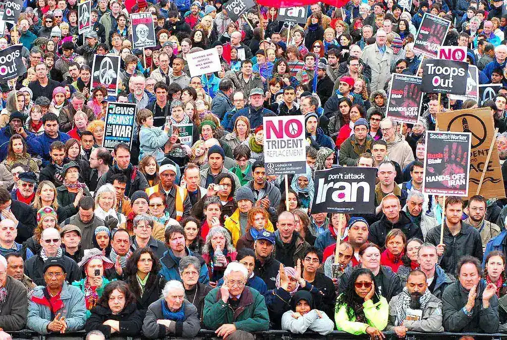 Tommy Robinson Leads 'Unite the Kingdom' Free Speech Rally in Central London