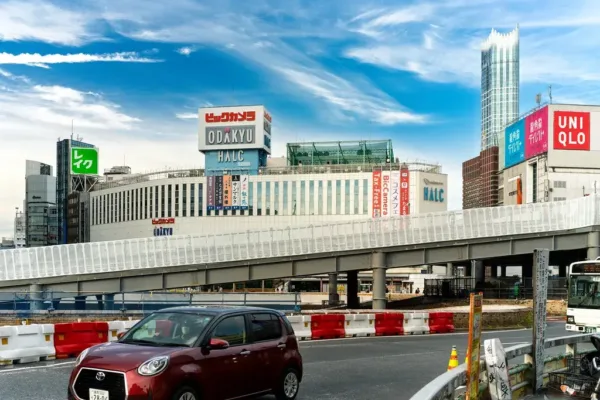 Toshifumi Suzuki, Architect of Japan's Modern Convenience Store Empire, Dies at 93