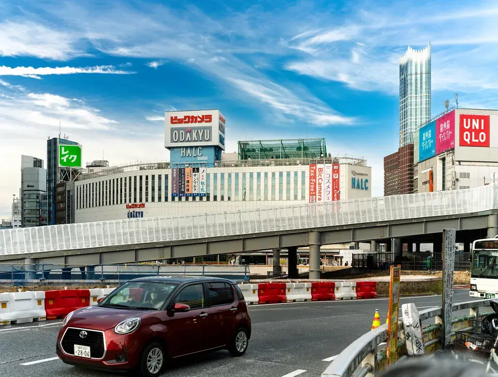 Toshifumi Suzuki, Architect of Japan's Modern Convenience Store Empire, Dies at 93
