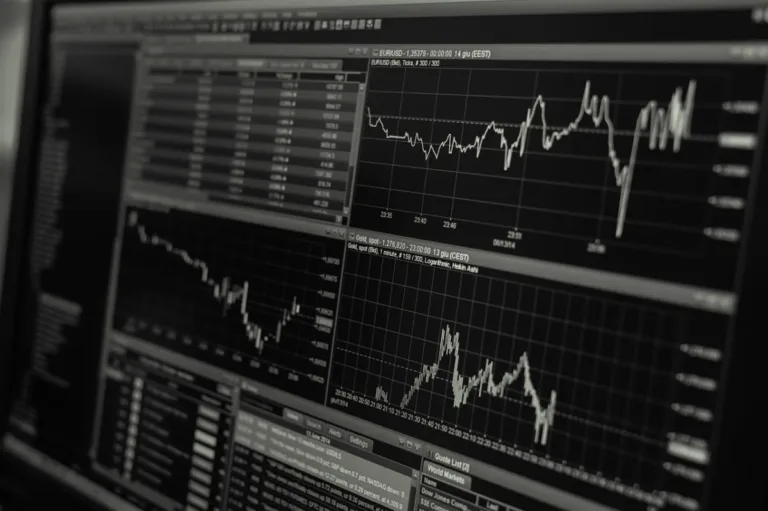 UK Bond Markets Brace for Political and Geopolitical Volatility