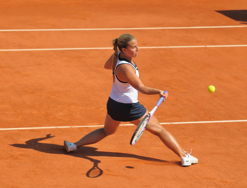 Diana Shnaider Stuns Aryna Sabalenka in French Open Quarterfinal Upset