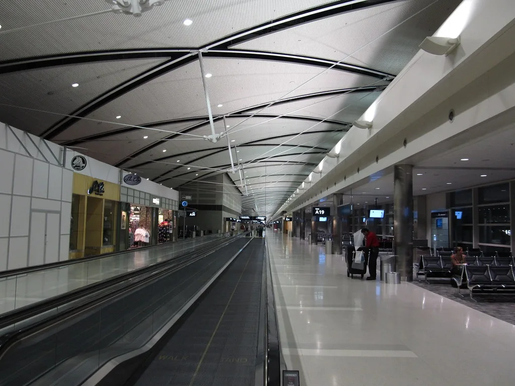 Government Ministry Proposes Caps on Airport Privatization