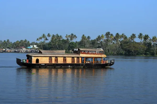 Heritage at Risk: Srinagar's Houseboat Community Challenges Jhelum Water Transport Plans