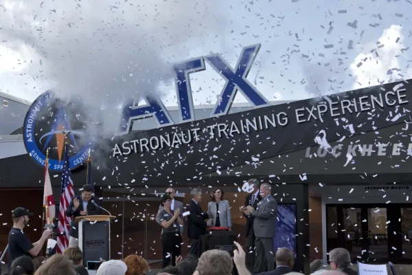 NASA Announces Astronaut Crew for Critical Artemis III Lunar Lander Testing
