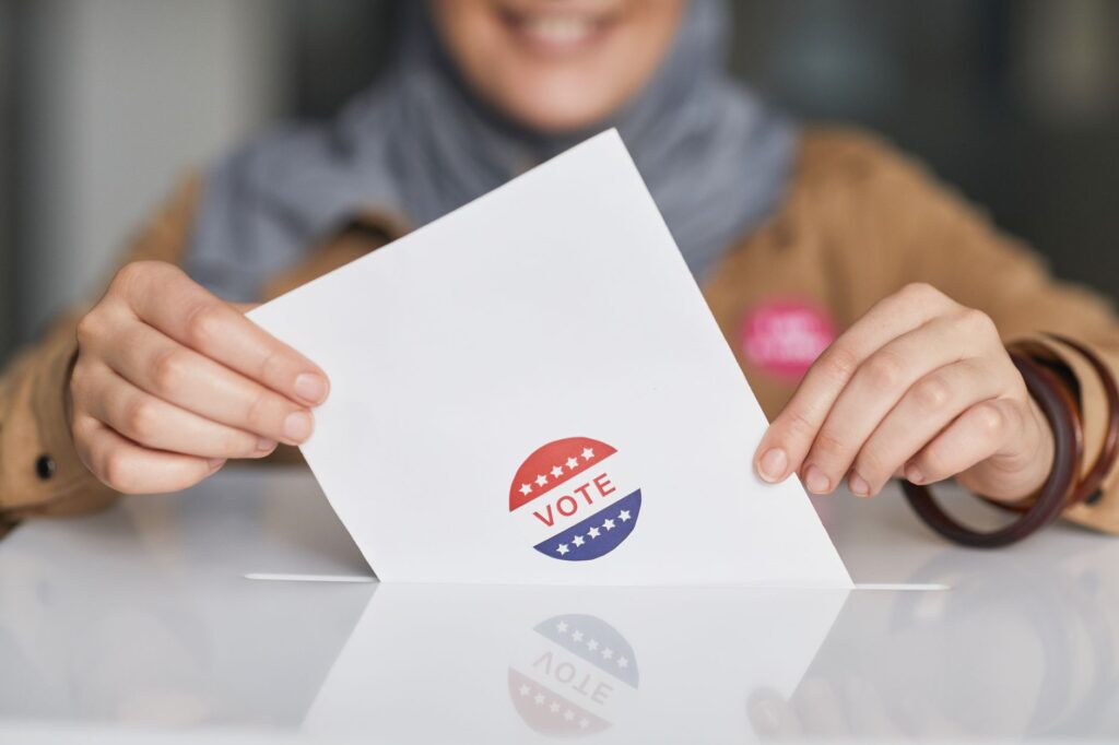 Poll Shows Maine's Quirky Political Contours