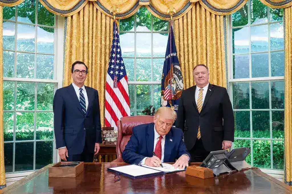 Trump Signs Executive Order Reclassifying Federal Employees to Expand Presidential Authority