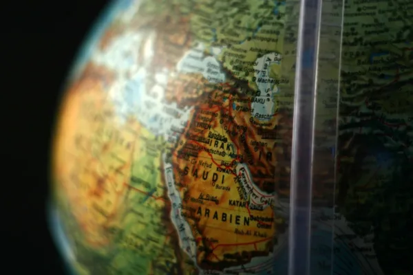 Trump Urges Restraint in Middle East Amid Diplomatic Push