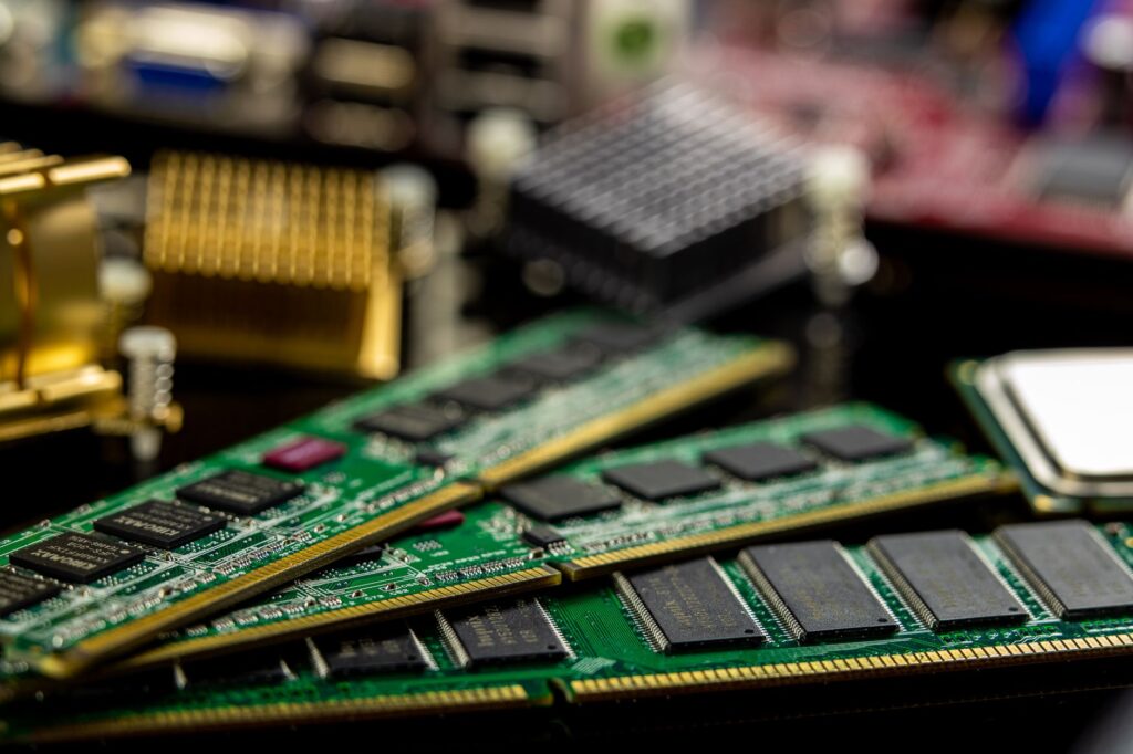 AI Data Center Boom Triggers Global Memory Shortage, Ending Era of Cheap Consumer Tech