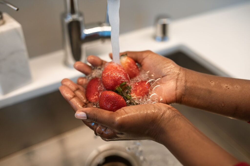Canadians Advised on Food Safety as Cyclosporiasis Cases Rise Linked to Imported Produce