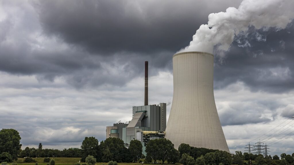 Coal Imports Drop 13% in April Amid Shift in Energy Consumption