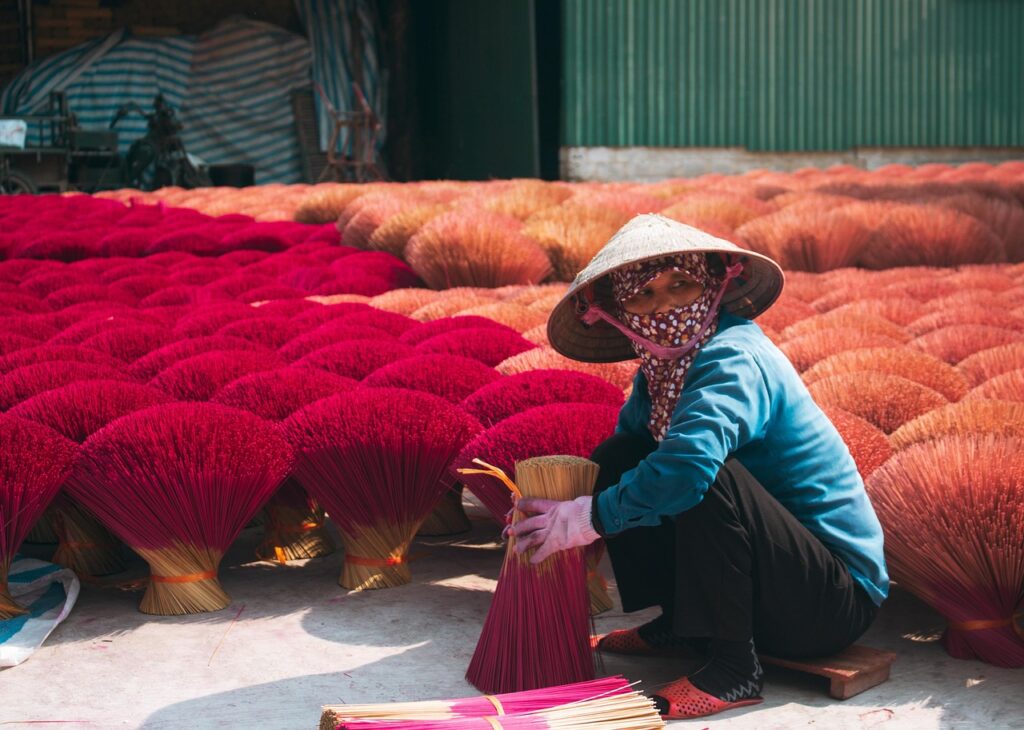 Global Artisan Incubator Empowers Indian Women-Led Craft Enterprises