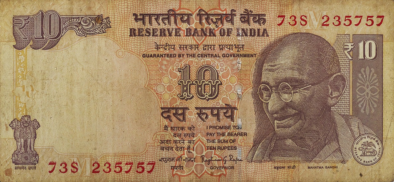 India Leverages FCNR(B) Deposits as Rupee Shield Amid Global Economic Volatility