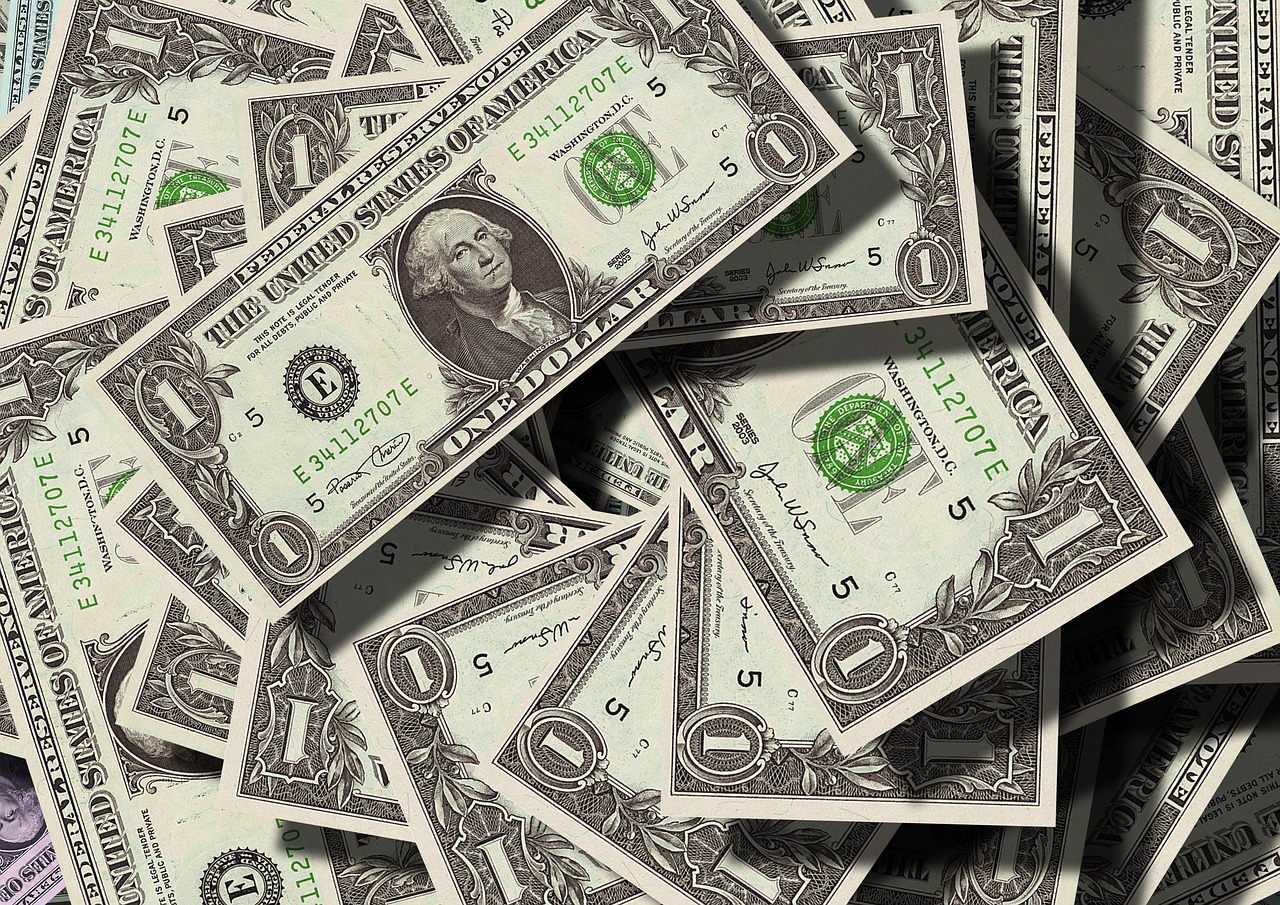 Indian Rupee Slips 4 Paise to 96.57 Against U.S. Dollar Amid Central Bank Defense
