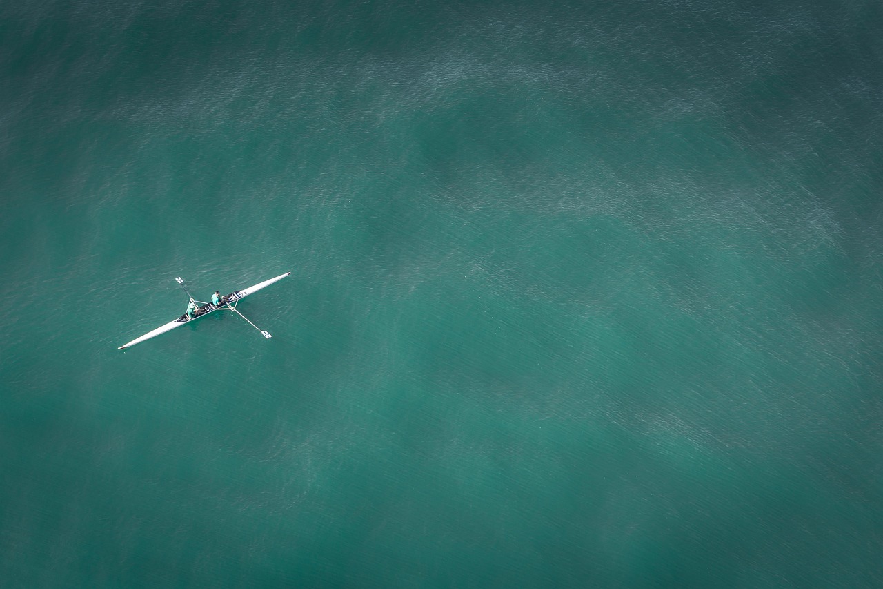 Kelsey Pfendler Becomes First American Woman to Row Solo from California to Hawaii
