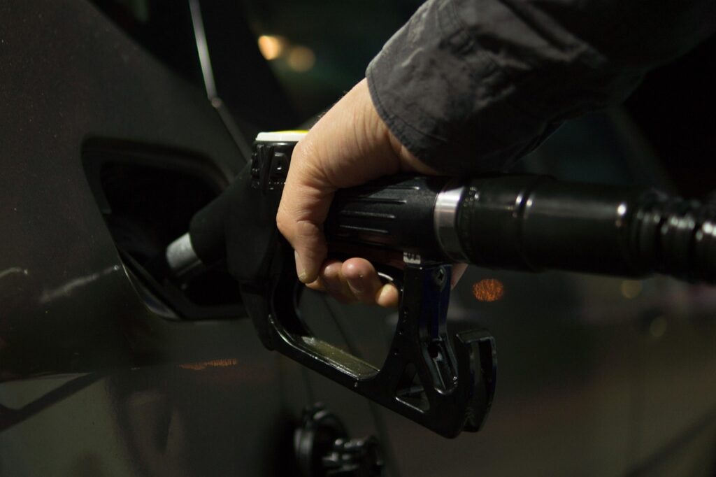 Lawmakers Question Government Silence Over Fuel Mileage Drop in Non-E20 Vehicles