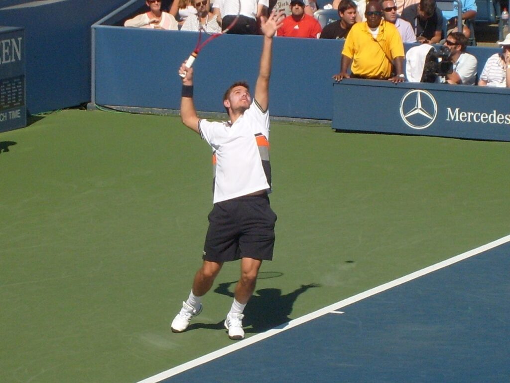 Rising Stars and Seeded Veterans Dominate Mid-Tournament Draws