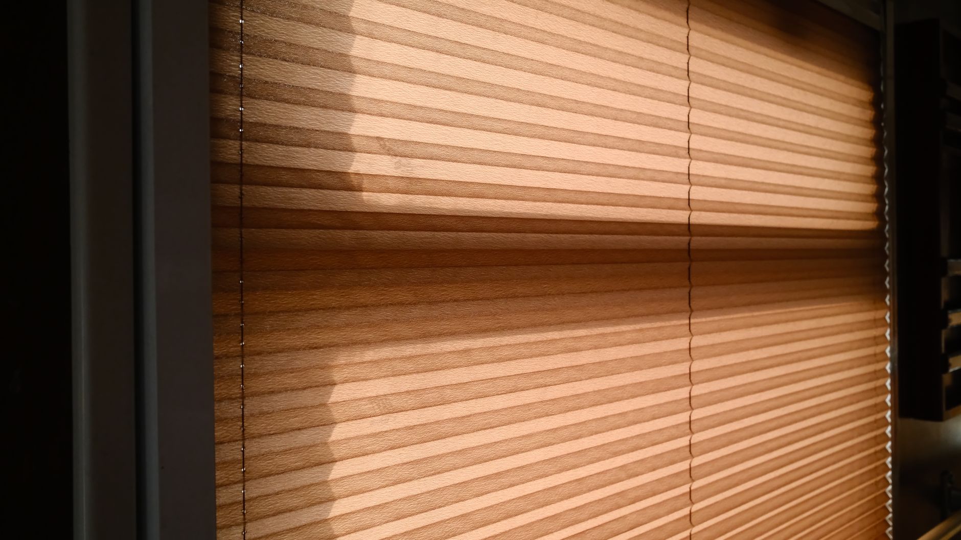 Surviving the Swelter: How to Prepare for Heat Wave Blackouts as Grid Strain Increases