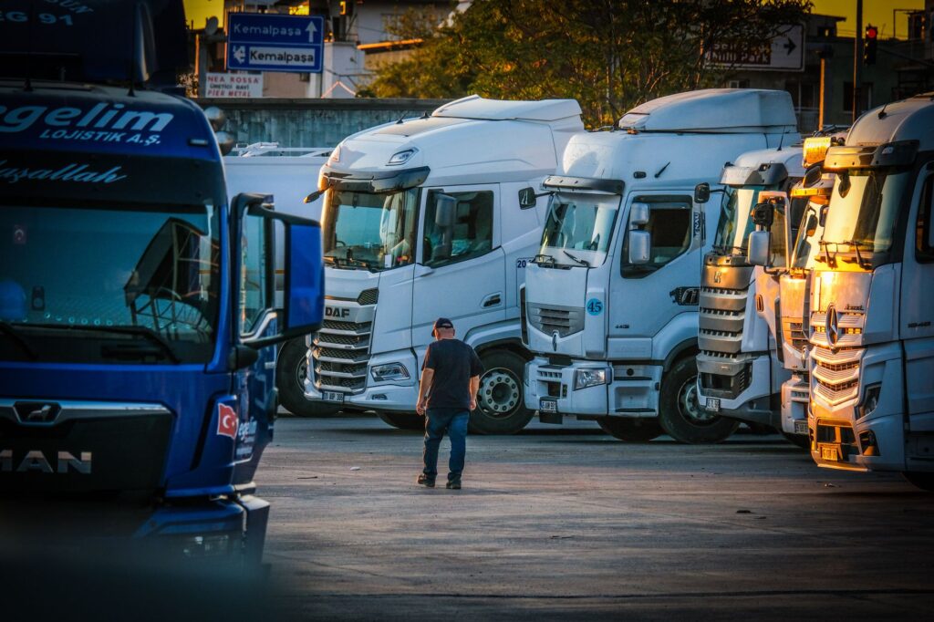 Trump Proposes Restricting Immigrant Trucking Licenses to Favor Military Veterans