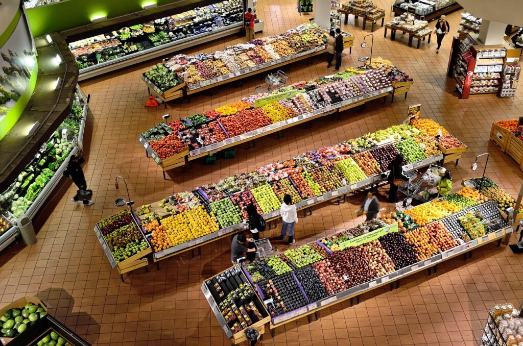 Walmart Announces Broad Price Reductions as Political Figures Weigh In